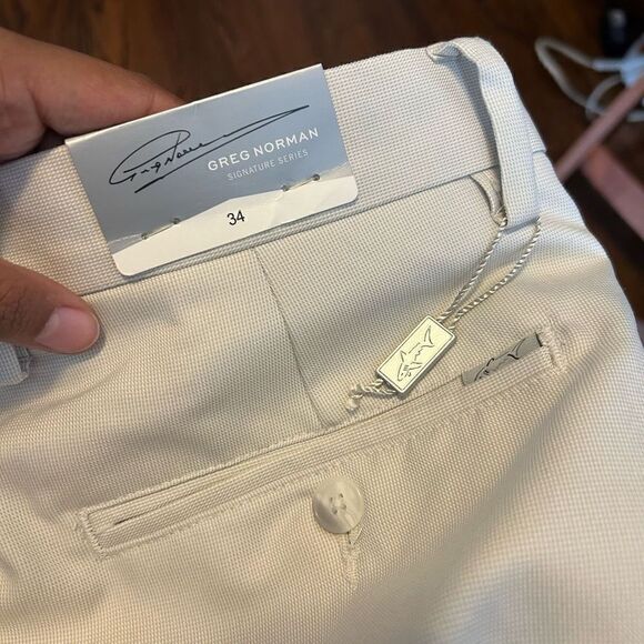 New Greg Norman Shorts - Picture 3 of 4
